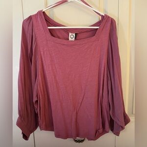 Anthropologie Like new, flowy sleeve shirt- pairs with everything!